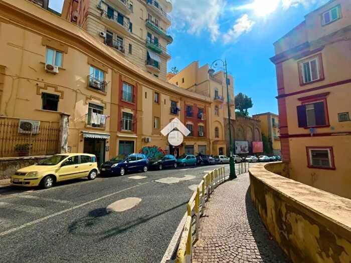 Appartamento quadrilocale in affitto in Via Torquato Tasso, Napoli