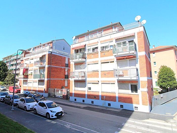 Appartamento trilocale in affitto in Via Cinque Maggio, Quarto Oggiaro, Milano