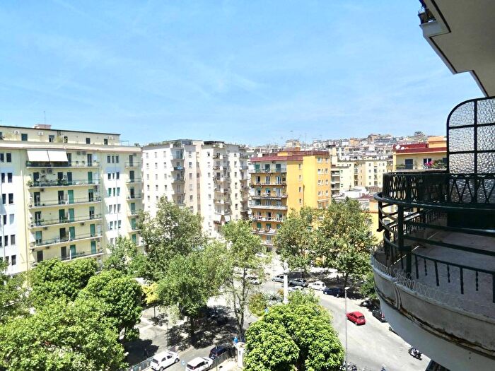 Appartamento trilocale in affitto in Piazza dellImmacolata, Arenella, Napoli