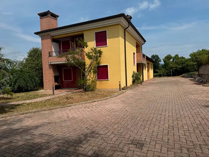 Casa quadrilocale in vendita in Via Milana, Dueville