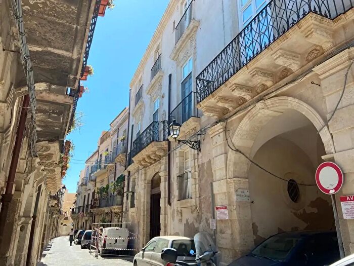 Casa bilocale in vendita in Via Larga Siracusa, Siracusa