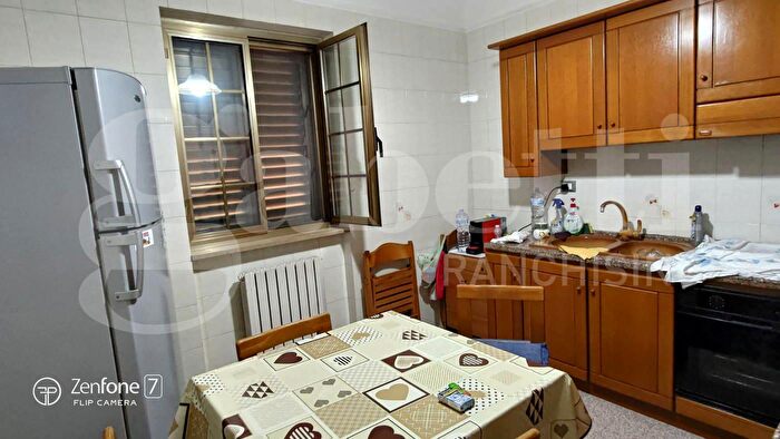 Appartamento trilocale in vendita in Via Amalfi, Taranto