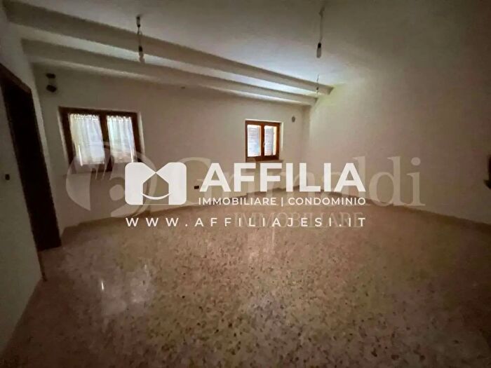 Appartamento con 5 locali in vendita in Via San Biagio, Filottrano