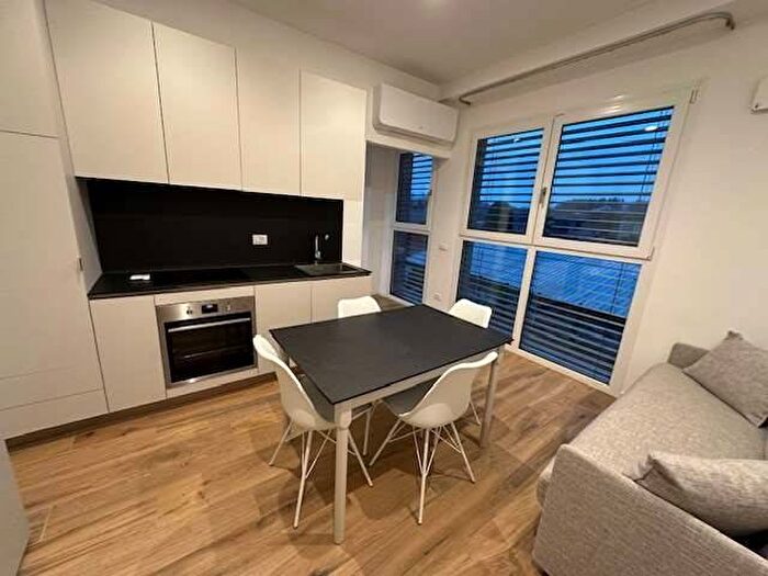 Appartamento bilocale in affitto in Via Volta, Uggiate Trevano, Uggiate con Ronago