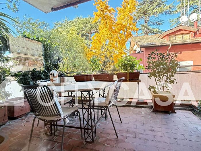 Appartamento con 6 locali in affitto in Via Antonio Stoppani, Parioli, Roma