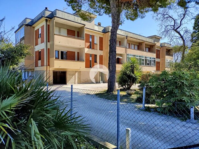 Appartamento quadrilocale in vendita in Viale Reno, Cesenatico