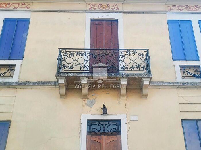 Casa con 5 locali in vendita in Vicenza Viale Risorgimento, Vicenza
