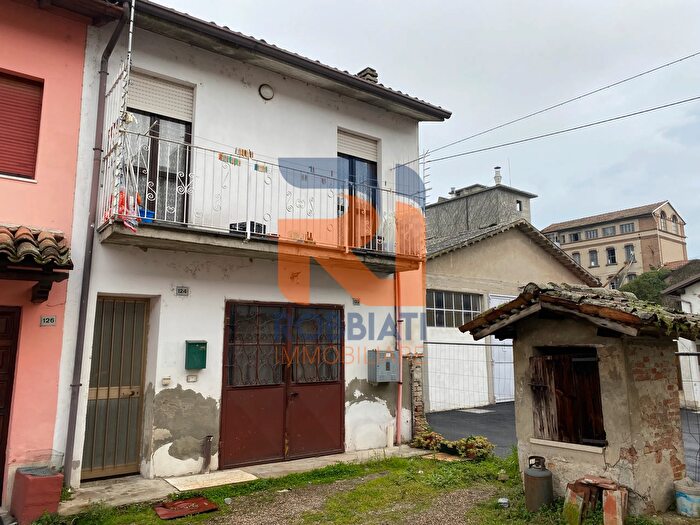 Casa quadrilocale in vendita in Via a Depretis, Bressana Bottarone