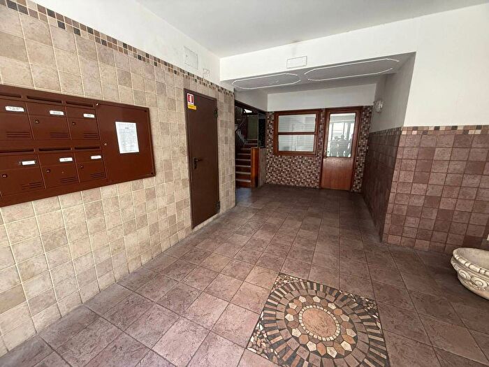 Appartamento con 5 locali in affitto in Piazza Francesco Muzii, Arenella, Napoli
