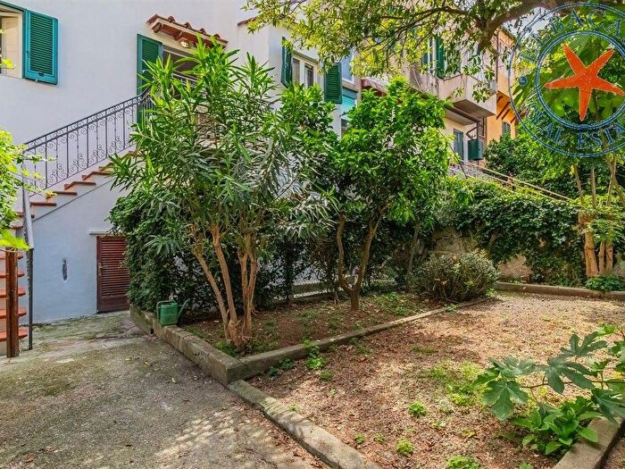 Appartamento trilocale in affitto in Piazza giacomo matteotti, Porto Azzurro