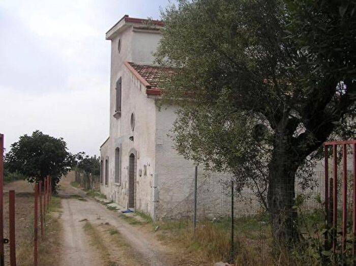 Casa con 6 locali in vendita in Mondragone