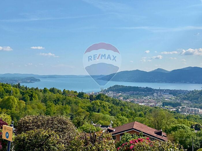 Casa con 10 locali in vendita in Vignone