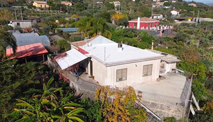 Casa con 5 locali in vendita in Mascali