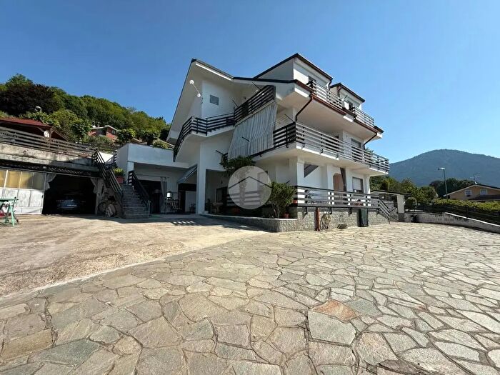 Casa con 7 locali in vendita in Via Borgionera, Villar Dora