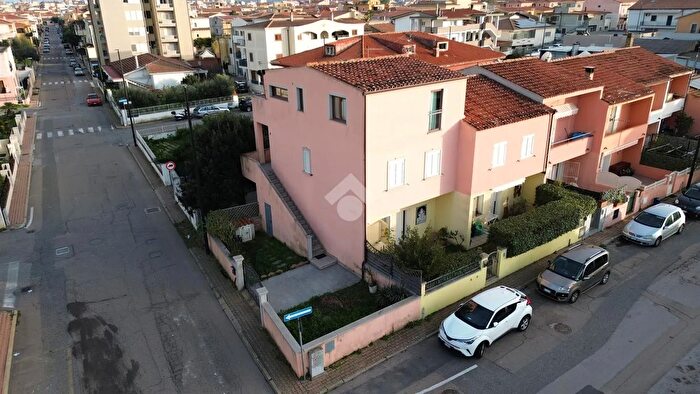 Appartamento trilocale in vendita in Via Carlo Goldoni, Olbia