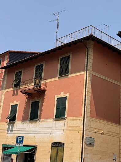 Appartamento con 5 locali in vendita in Via Romana di Quarto, Genova