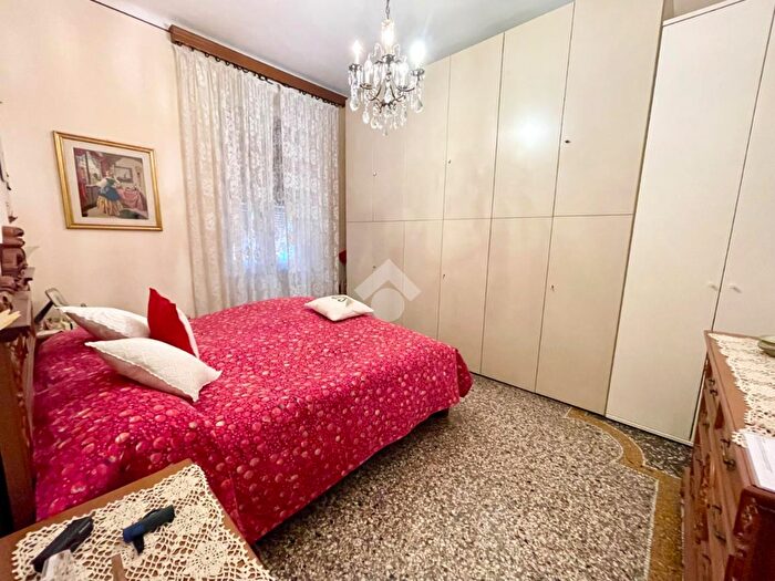 Appartamento quadrilocale in vendita in Via Pisacane, Genova