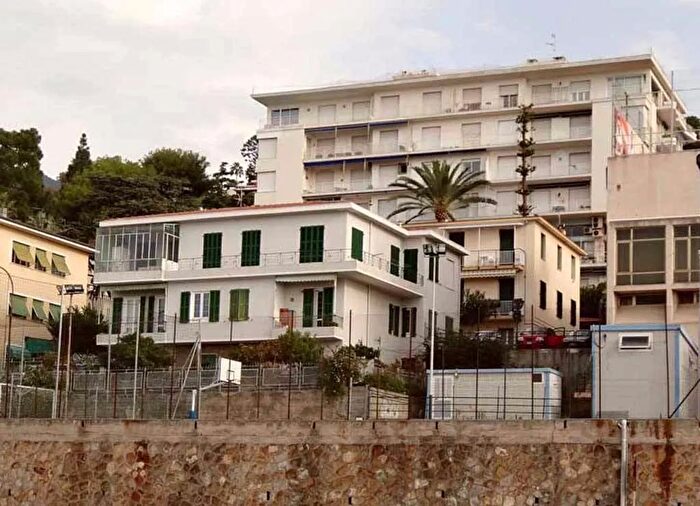 Appartamento trilocale in vendita in Ospedaletti