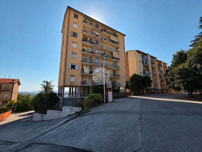 Appartamento con 5 locali in vendita in Via Alcide De Gasperi, Campobasso