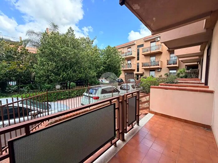 Appartamento quadrilocale in vendita in Via Trabucco, Palermo
