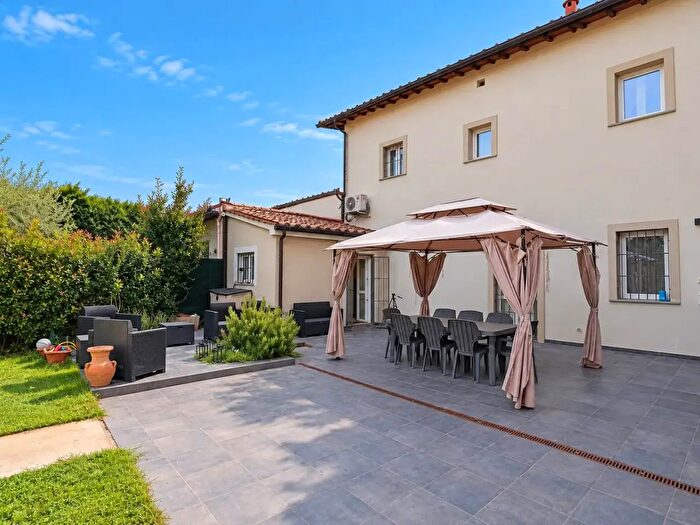 Casa con 5 locali in vendita in Via degli Allori, Campi Bisenzio