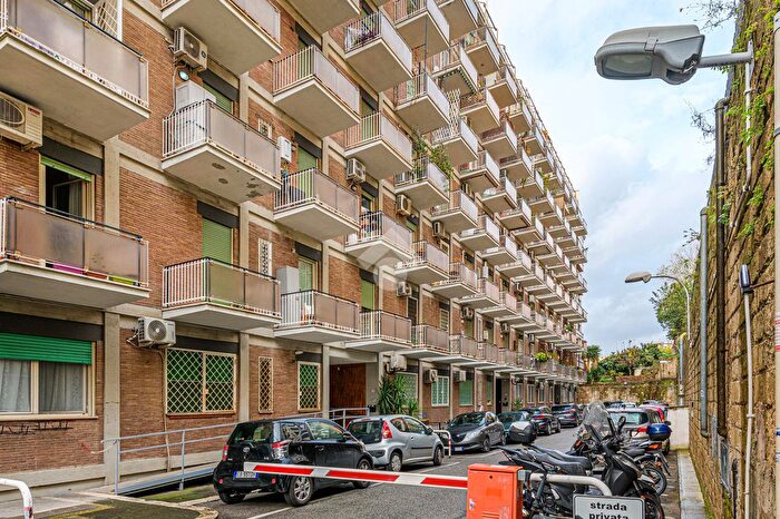 Appartamento bilocale in vendita in Via di S Telesforo, Roma