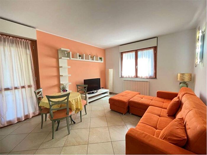 Appartamento bilocale in affitto in Via Fratelli Bozzi, Quarto Cagnino, Milano