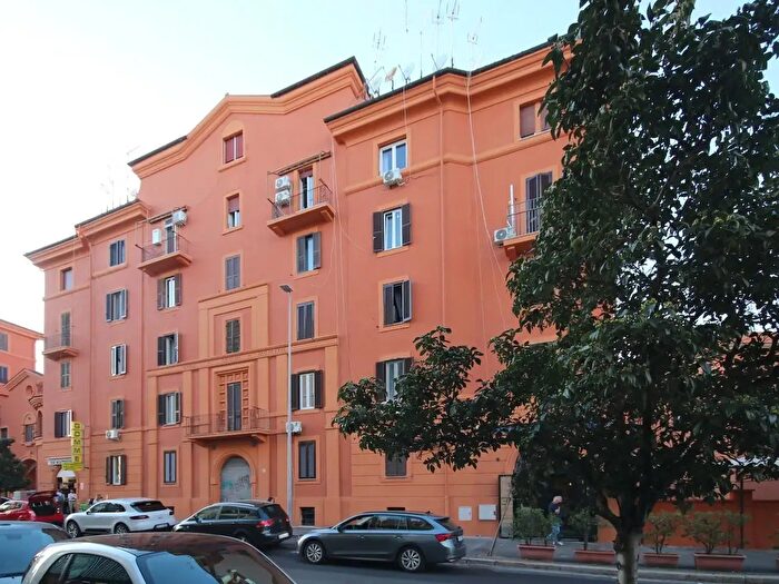 Appartamento trilocale in vendita in Via Arduino, Roma