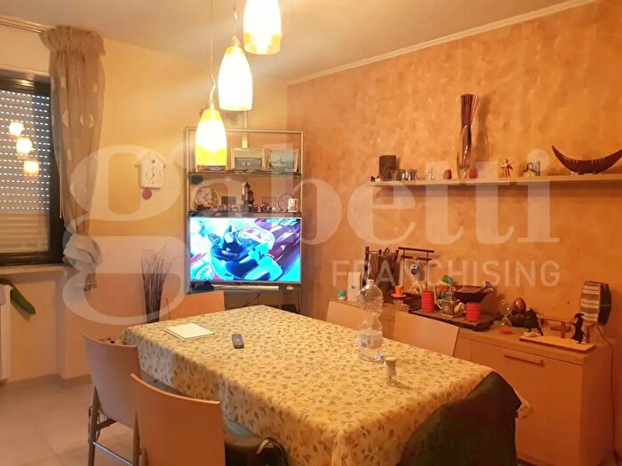 Appartamento con 5 locali in vendita in Piazza Sandro Pertini, Taranto