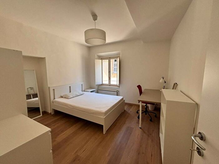 Appartamento quadrilocale in affitto in VIA BELLEZIA, Quadrilatero Romano, Torino