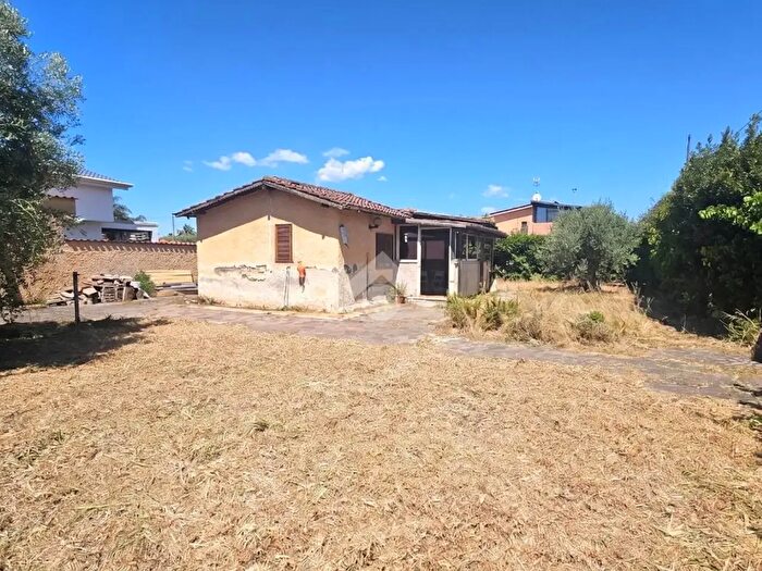 Casa trilocale in vendita in Str Valmontorio, Latina