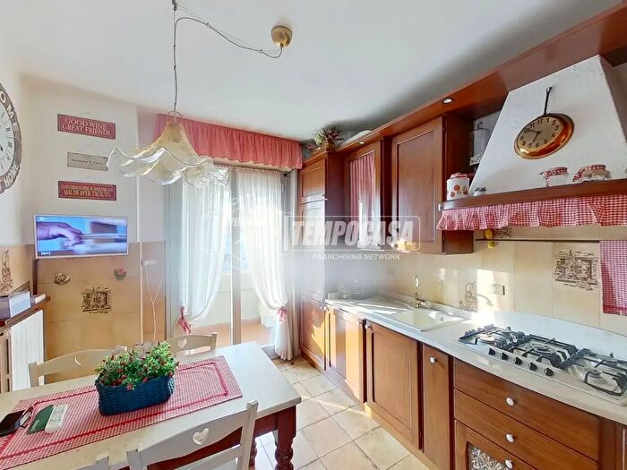 Appartamento quadrilocale in vendita in Via Ludovico Ariosto, Cabiate