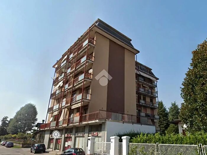 Appartamento trilocale in vendita in Via Silvio Pellico, Lonate Pozzolo