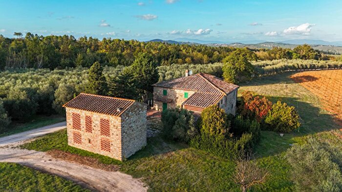 Casa con 15 locali in vendita in Quattro Strade, San Casciano In Val Di Pesa