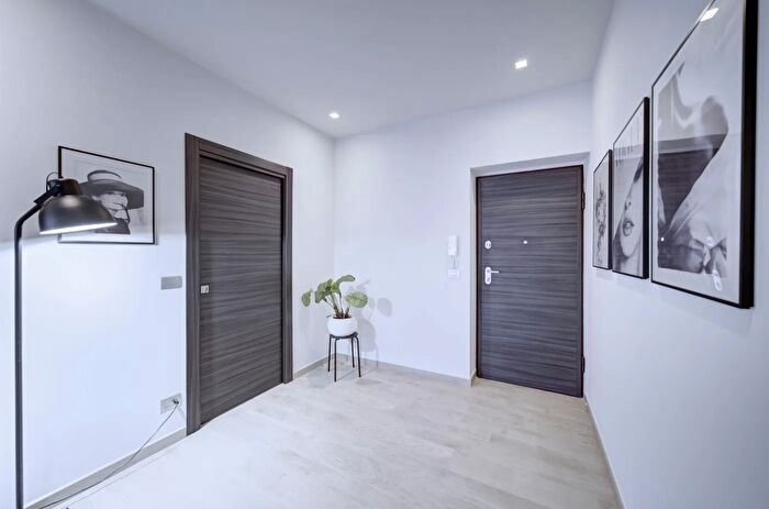 Appartamento quadrilocale in vendita in Via Capelli, Torino