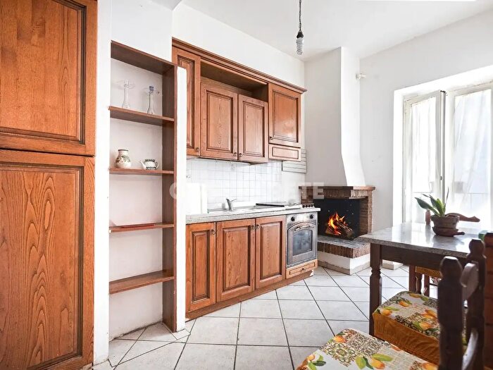 Appartamento trilocale in vendita in Via della Pettinara, Viterbo