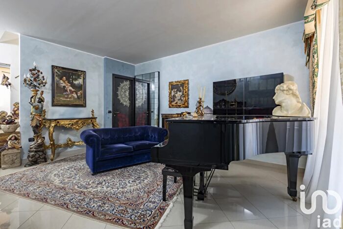 Casa con 7 locali in vendita in Via dellArengo, Offagna