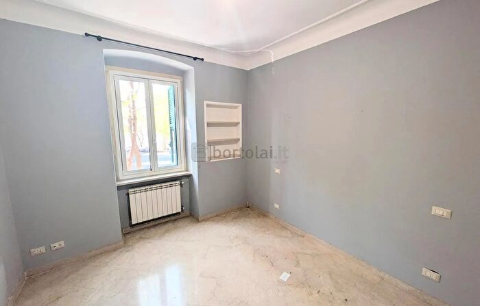 Appartamento con 5 locali in affitto in Corso Magenta, Genova