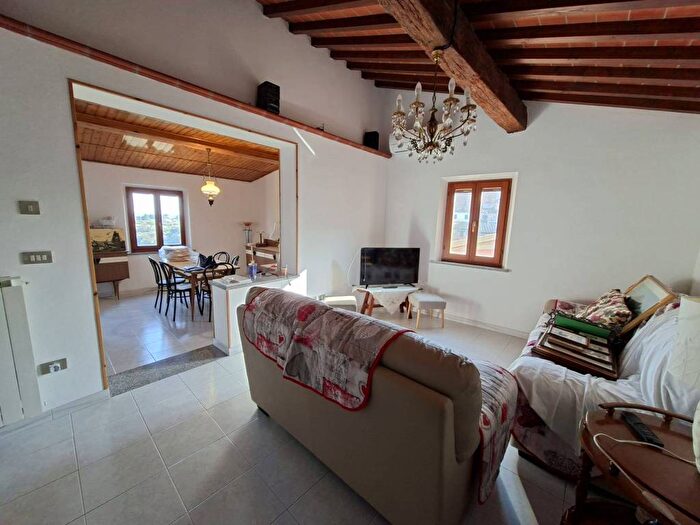 Appartamento con 5 locali in affitto in Via Roma, Centro, Terricciola