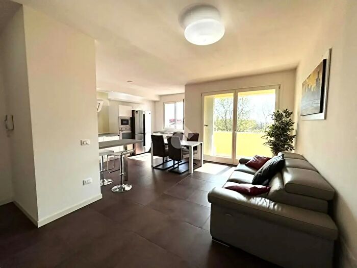 Appartamento trilocale in affitto in Piazza da Prà, San Biagio Di Callalta