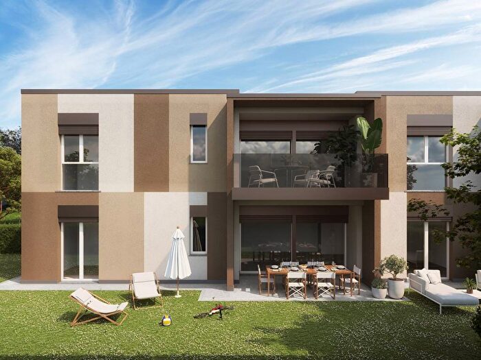 Appartamento trilocale in affitto in Via Gaiada, Beregazzo, Beregazzo con Figliaro