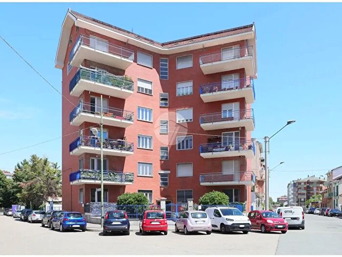 Appartamento trilocale in vendita in Via Giovanni Segantini, Torino
