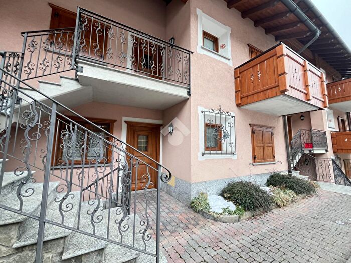 Appartamento bilocale in vendita in Via Roma, Valdisotto