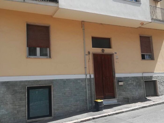 Appartamento trilocale in affitto in Vico Luigi Merello, Ospedale, Cagliari
