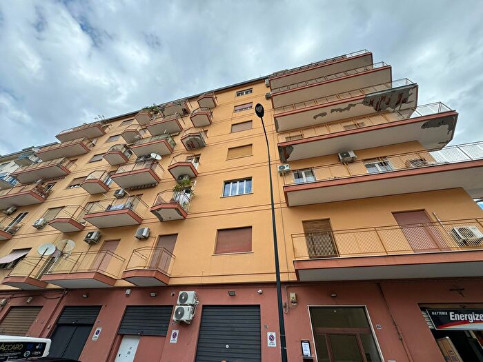 Appartamento quadrilocale in vendita in Via Antonio Ugo, Palermo