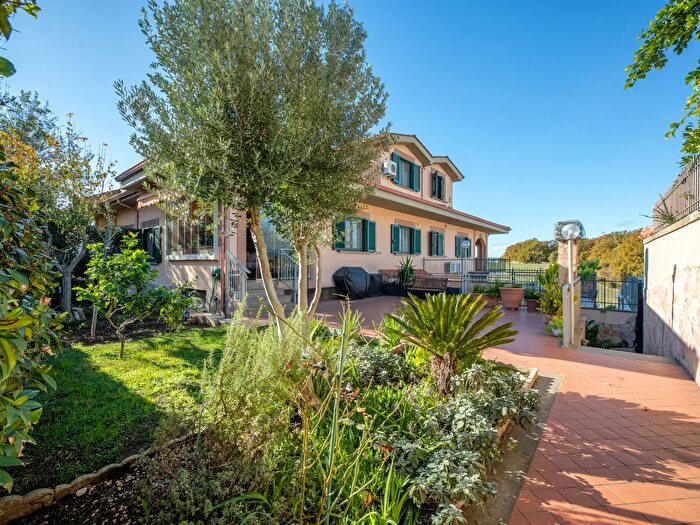 Casa con 5 locali in vendita in Via Olevano Romano, Guidonia Montecelio