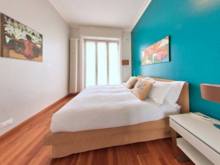 Appartamento bilocale in affitto in Via Giovanni Battista Pergolesi, Centrale, Milano