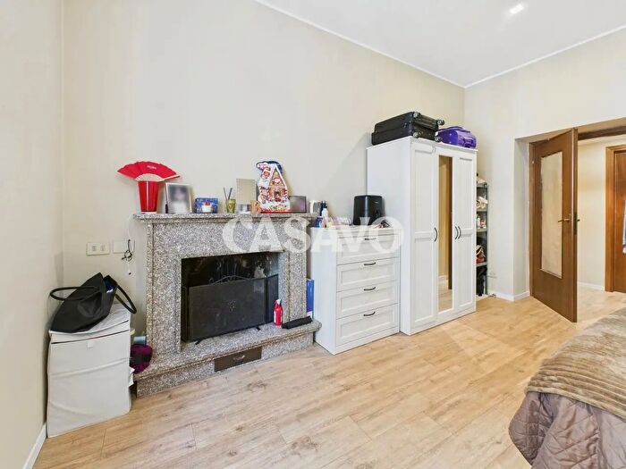 Appartamento con 5 locali in vendita in Milano