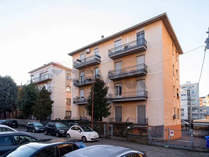Appartamento trilocale in vendita in Via Luigi Galvani, Parma