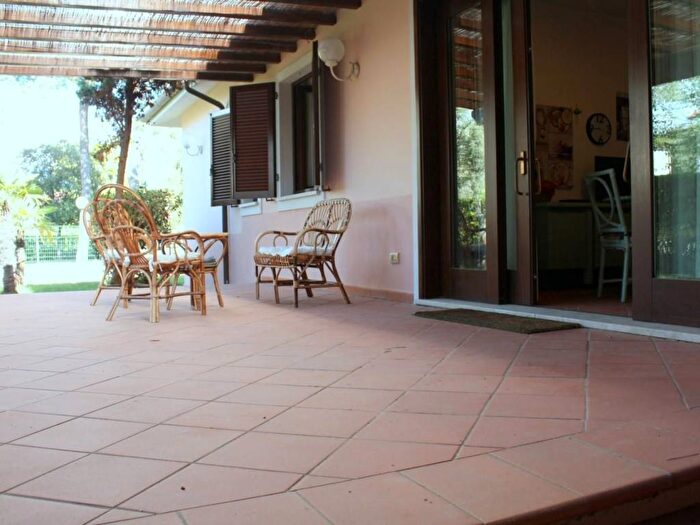 Appartamento quadrilocale in affitto in Via Giosuè Carducci, Pietrasanta